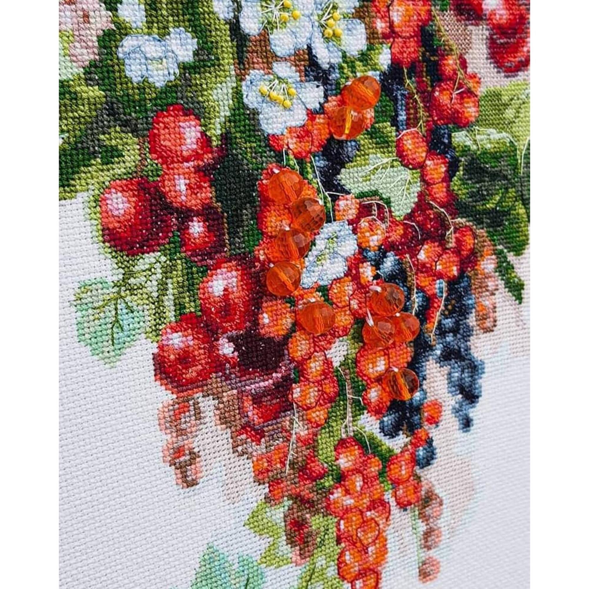 Charivna Mit Cross Stitch Kit Sweet Berry